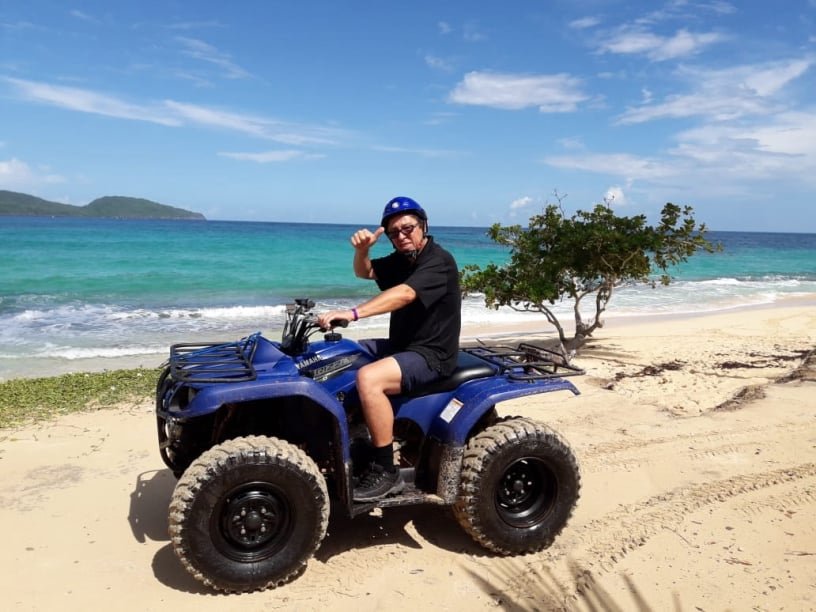 ATV Four Wheels excursiones hasta Playa Rincon en Samana.